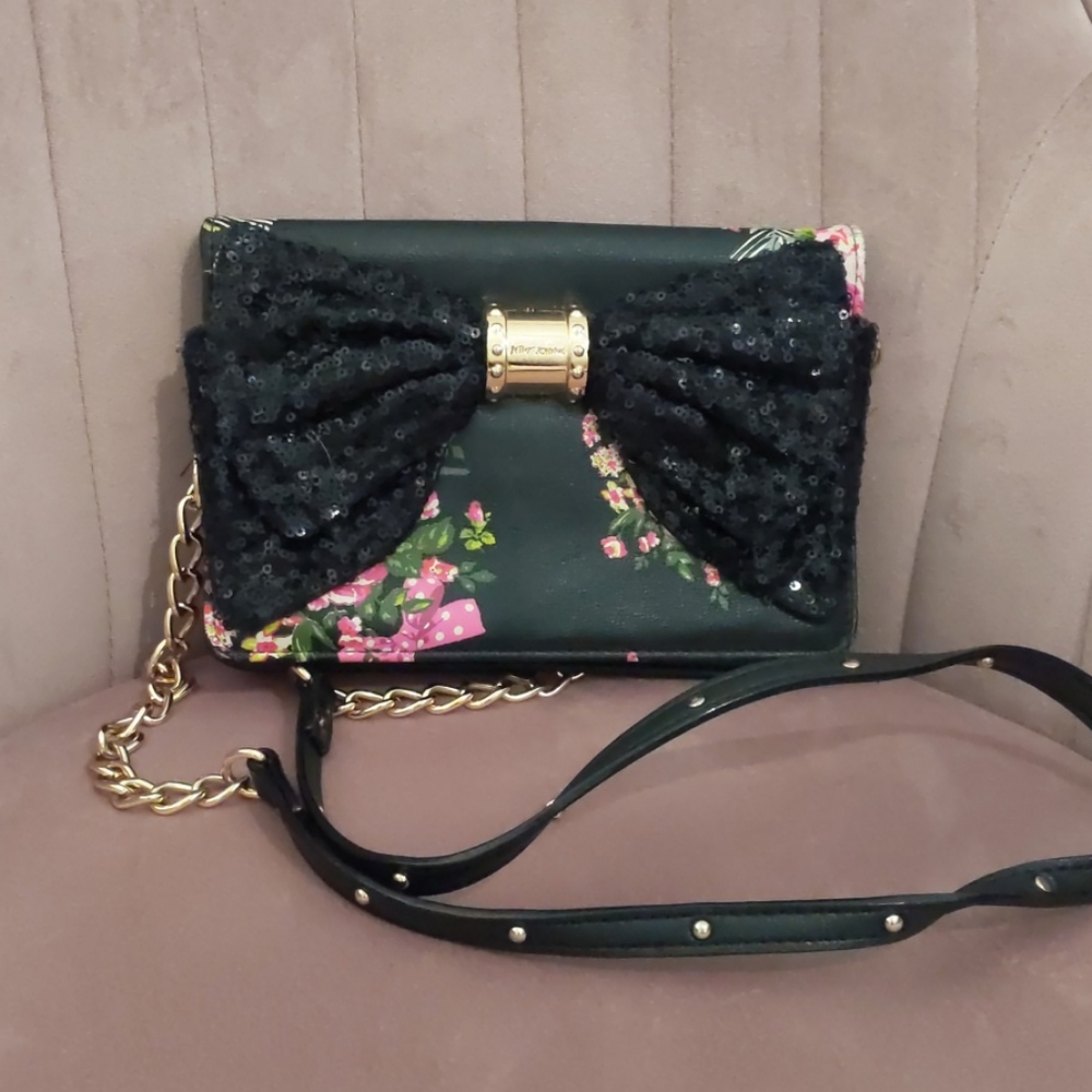 Betsy Johnson cross body wallet purse